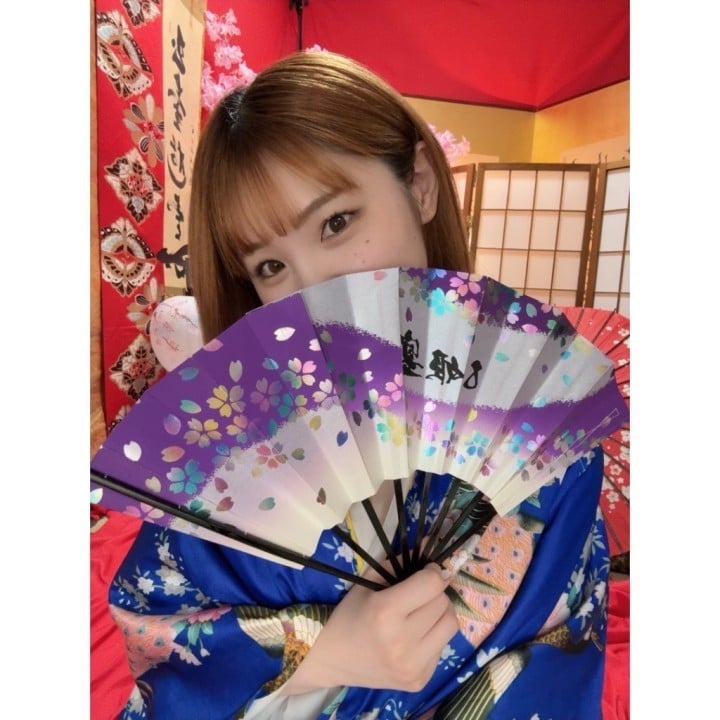 妃花里(ひかり)